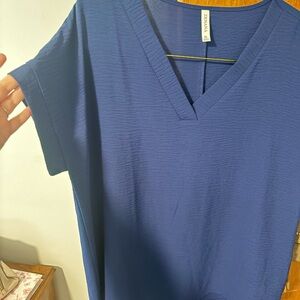 Zenana Outfitters Blue V-Neck Short Sleeve Top